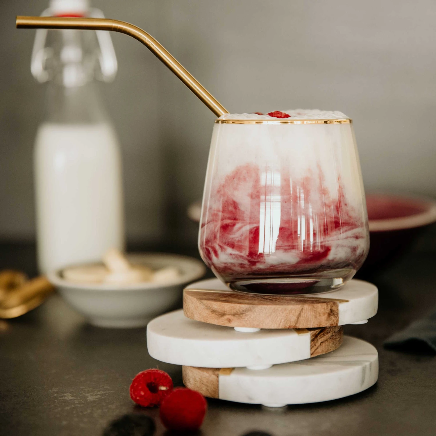 4x Untersetzer Mit Goldstreifen Ø10cm MARBLE KITCHEN In Weiß 2 4x Untersetzer Mit Goldstreifen Ø10cm MARBLE KITCHEN In Weiß – Bild 2