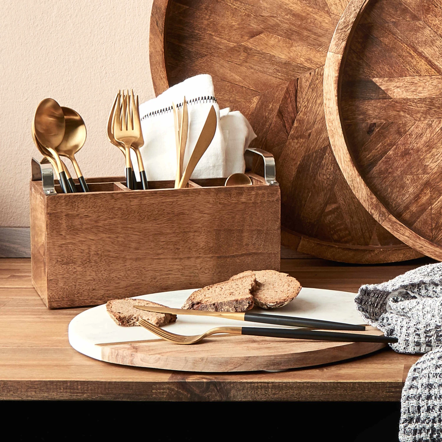 Besteck-Set 16-tlg. Matt STILETTO In Gold-Schwarz 4 Besteck-Set 16-tlg. Matt STILETTO In Gold-Schwarz – Bild 4