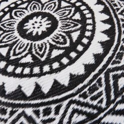 In- & Outdoor-Teppich Ø118cm COLOUR CLASH In Schwarz-Weiß 14 In- & Outdoor-Teppich Ø118cm COLOUR CLASH In Schwarz-Weiß -Butlers butlers in and outdoor teppich o118cm colour clash in schwarz weiss 5