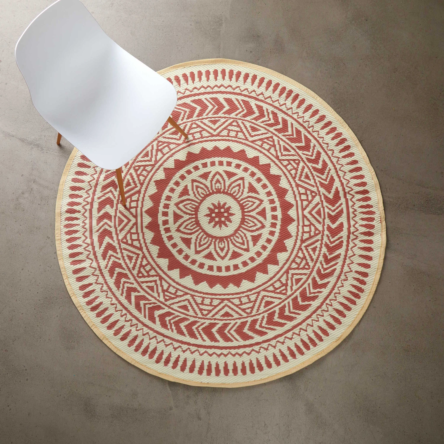 In- & Outdoor-Teppich Ø150cm COLOUR CLASH In Hellrot-Creme 2 In- & Outdoor-Teppich Ø150cm COLOUR CLASH In Hellrot-Creme – Bild 2