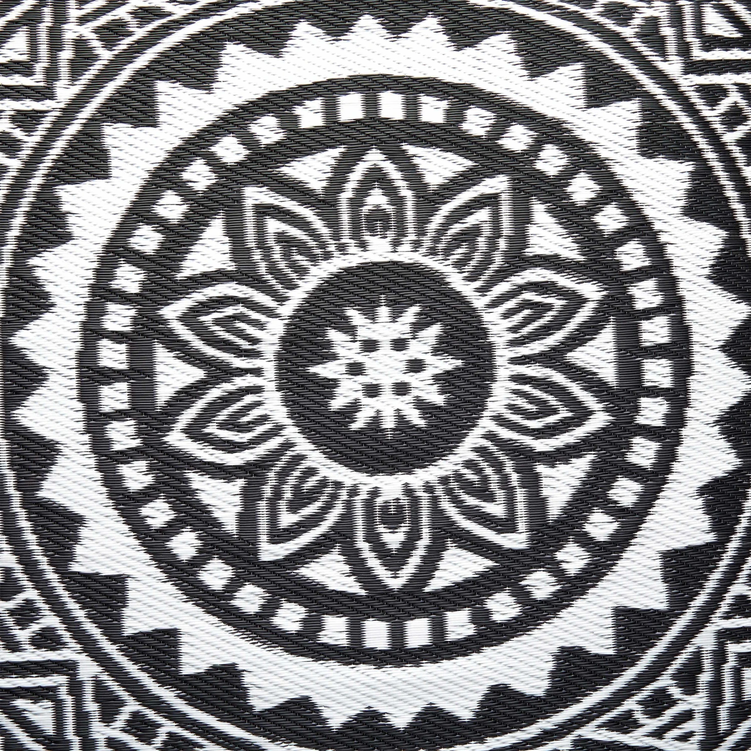 In- & Outdoor-Teppich Ø150cm COLOUR CLASH In Schwarz-Weiß 4 In- & Outdoor-Teppich Ø150cm COLOUR CLASH In Schwarz-Weiß – Bild 4