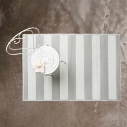 In- & Outdoor-Teppich Streifen L 180 X B 120cm COLOUR CLASH In Grau 11 In- & Outdoor-Teppich Streifen L 180 X B 120cm COLOUR CLASH In Grau -Butlers butlers in and outdoor teppich streifen l 180 x b 120cm colour clash in grau 3