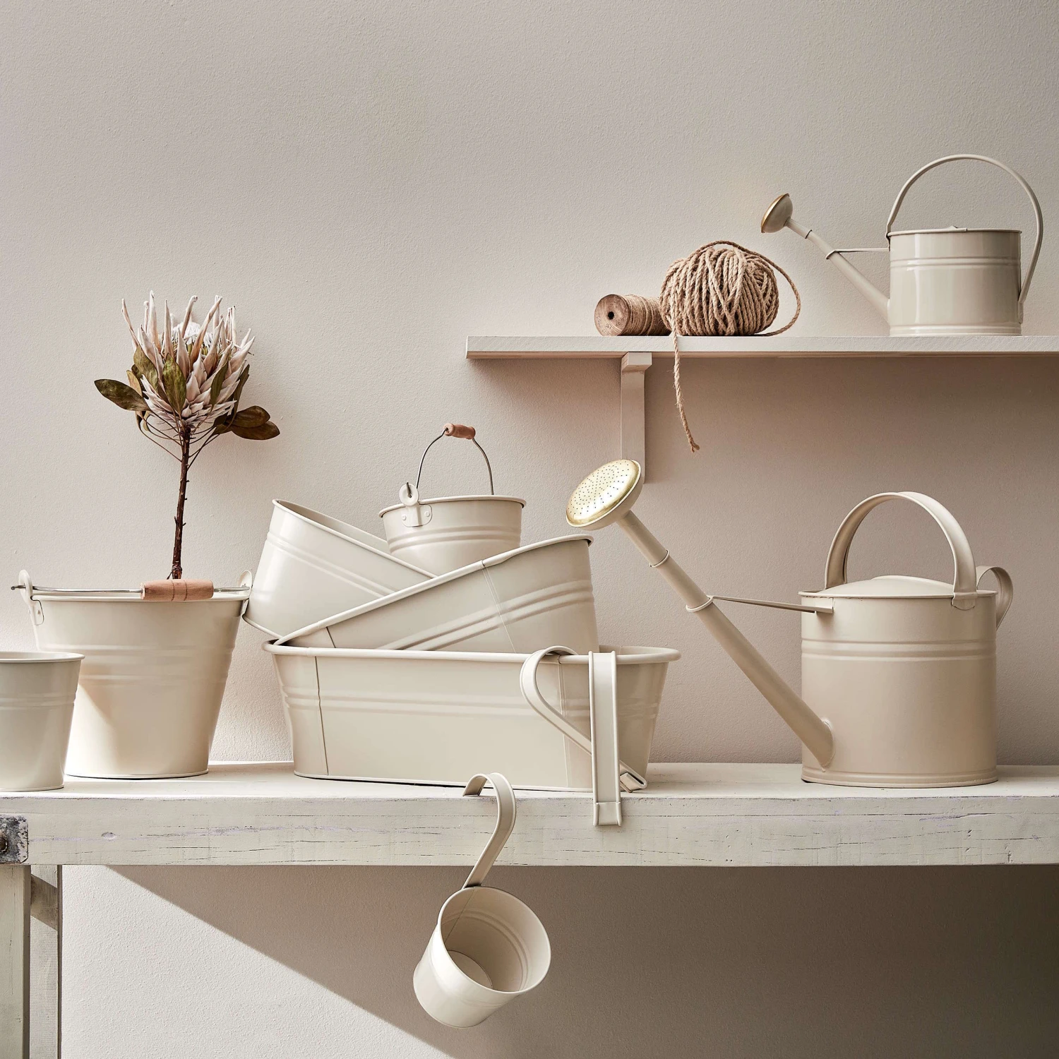 Mini-Gießkanne 1,5l ZINC In Beige 2 Mini-Gießkanne 1,5l ZINC In Beige – Bild 2