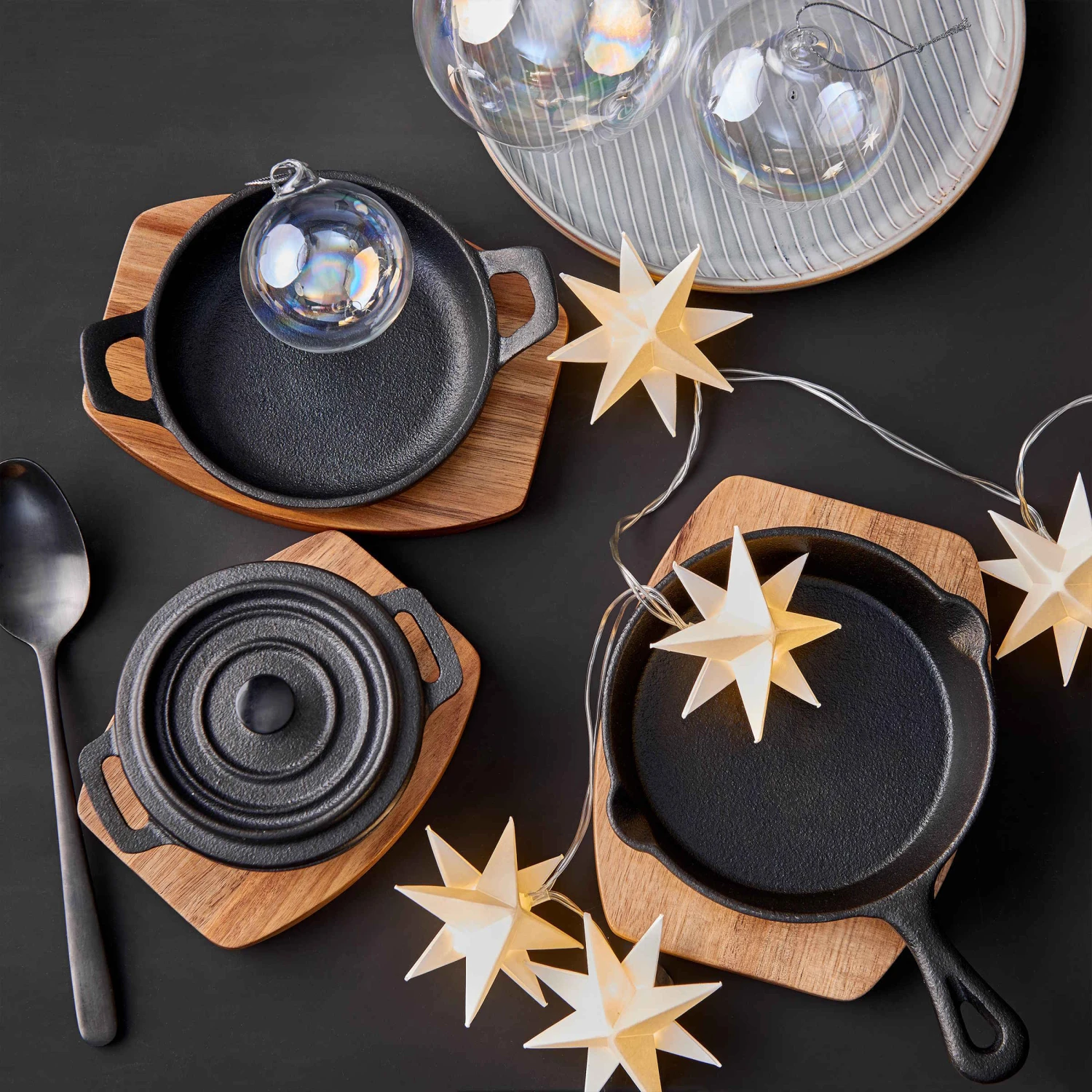 Mini-Serviertopf Mit Holzuntersetzer L 14 X B 11cm HOT IRON In Schwarz 7 Mini-Serviertopf Mit Holzuntersetzer L 14 X B 11cm HOT IRON In Schwarz – Bild 7