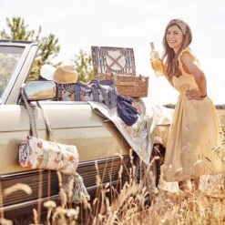 Picknickdecke L 175 X B 154cm BETWEEN FLOWERS In Dunkelblau 18 Picknickdecke L 175 X B 154cm BETWEEN FLOWERS In Dunkelblau -Butlers butlers picknickdecke l 175 x b 154cm between flowers in dunkelblau 8